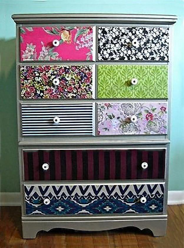 รูปภาพ:http://redchilena.com/wp-content/uploads/2017/05/breathtaking-diy-projects-for-your-room-diy-bedroom-decor-it-yourself-diy-project-for-dresser-drawer-with-gift-paper.jpg