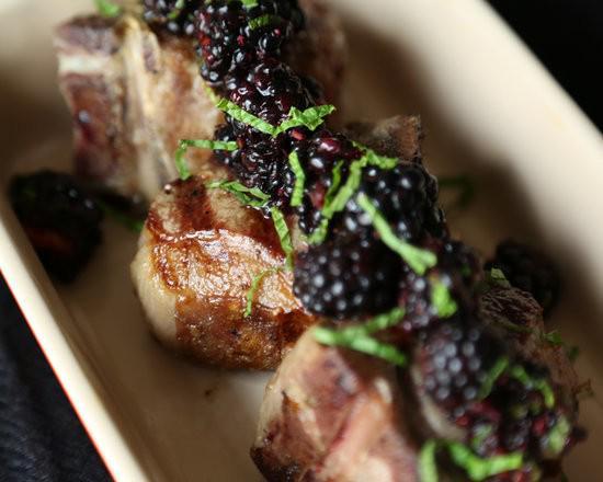 รูปภาพ:https://media1.popsugar-assets.com/files/2013/07/10/962/n/1922195/d3af939ae3969ddd_grilled-lamb-with-relish.preview.jpg