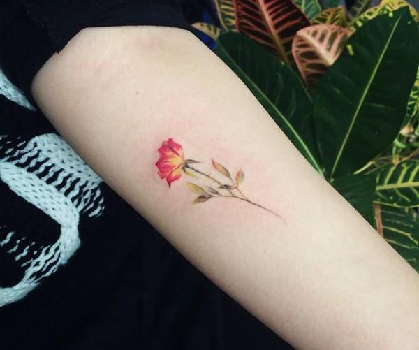 รูปภาพ:https://images.template.net/wp-content/uploads/2017/02/03155144/Minimal-Flower-Tattoo.jpg