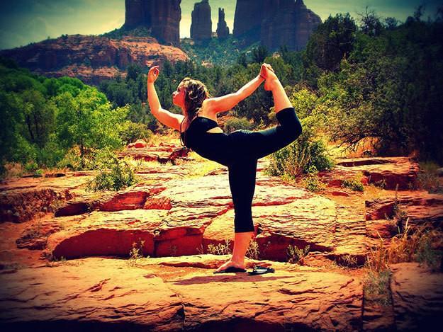 รูปภาพ:https://stayglam.com/wp-content/uploads/2014/09/Ease-Your-Period-Cramps-with-Yoga.jpg