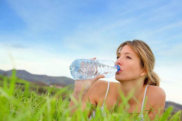 รูปภาพ:https://stayglam.com/wp-content/uploads/2014/05/Drink-Plenty-Of-Water.jpg