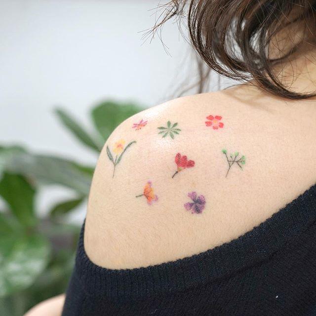 รูปภาพ:https://www.instagram.com/p/Bb-ybKSAfYT/?taken-by=tattooist_baka