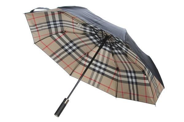 รูปภาพ:https://stayglam.com/wp-content/uploads/2014/09/Burberry-Wooden-Handle-Umbrella.jpg
