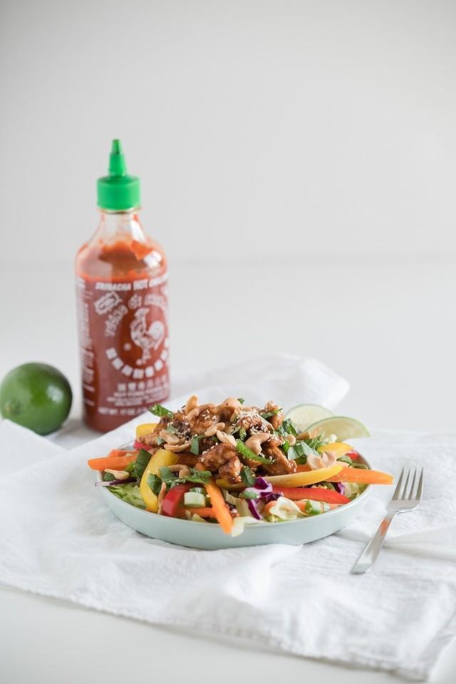 รูปภาพ:https://bakedbree.com/wp-content/uploads/2018/06/honey-sriracha-chicken-bowls12.jpg