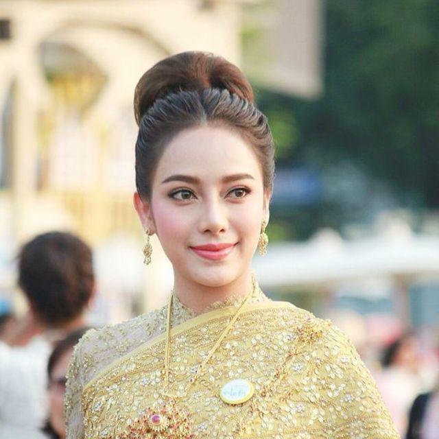 ภาพประกอบบทความ โบราณเขาว่า : 4 ลักษณะ "สาวไทย" แบบนี้แหละที่ใช่ ใครๆ ก็ชอบ