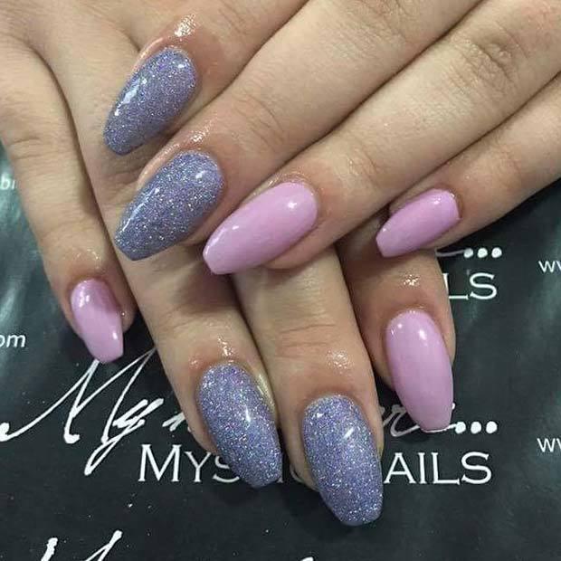 รูปภาพ:https://stayglam.com/wp-content/uploads/2017/12/Pink-and-Glitter-Nail-Design.jpg