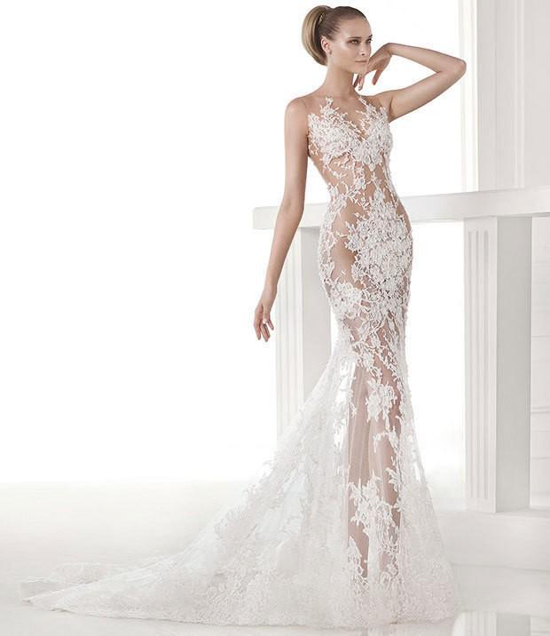 รูปภาพ:https://stayglam.com/wp-content/uploads/2015/01/Sexy-Transparent-Lace-Wedding-Dress.jpg