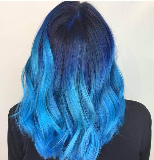 รูปภาพ:https://thecuddl.com/images/2018/04/29-quick-mermaid-hair-color-idea-thecuddl.jpg