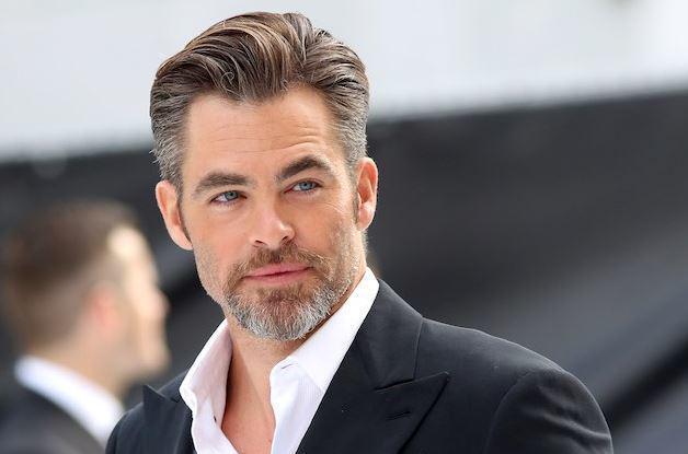 รูปภาพ:https://www.celebinvestigator.com/wp-content/uploads/2017/09/Chris-Pine-religion-hobbies-political-views-facts.jpg