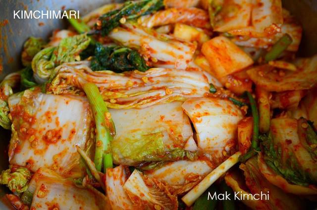 รูปภาพ:https://kimchimari.com/wp-content/uploads/2016/04/easy-kimchi-mixed-c.jpg