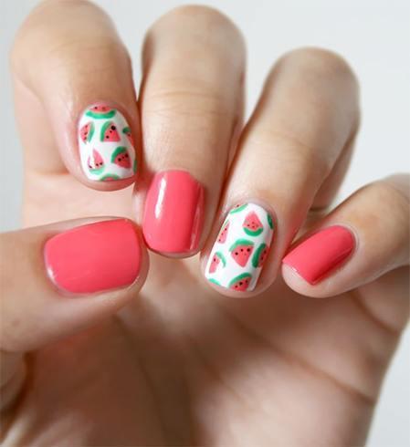 รูปภาพ:https://www.fashionlady.in/wp-content/uploads/2015/09/watermelon-accented-nails.jpg