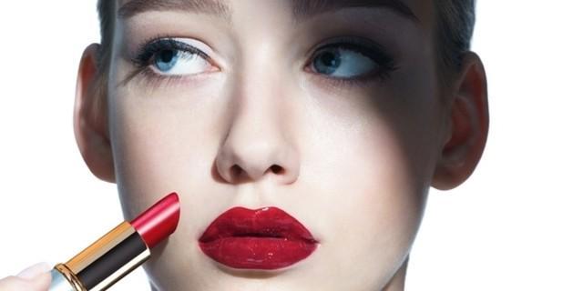 รูปภาพ:https://cdns.klimg.com/vemale.com/headline/650x325/2016/06/5-warna-lipstik-paling-pas-buat-si-bibir-tebal.jpg