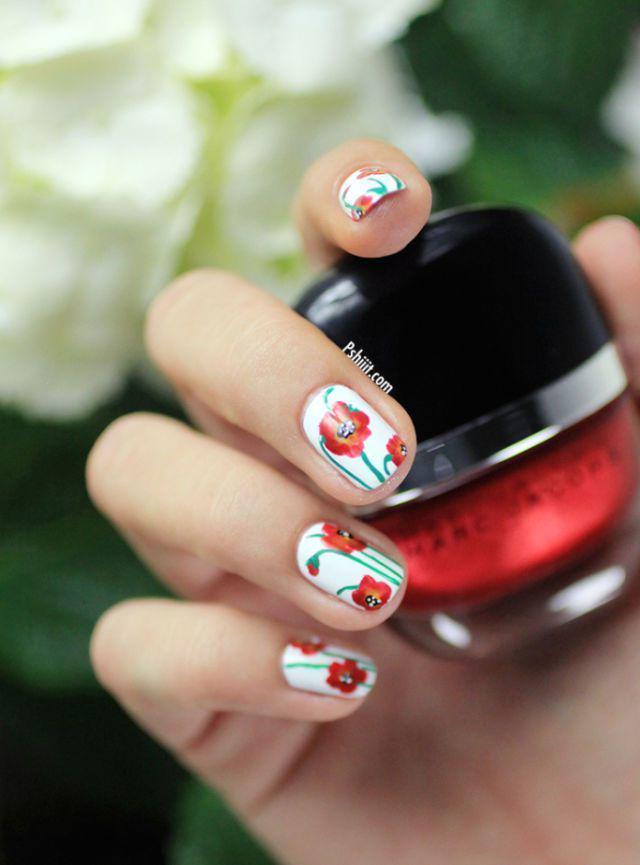 รูปภาพ:https://hips.hearstapps.com/ghk.h-cdn.co/assets/16/04/640x865/poppy-nail-art-tutorial4.jpg