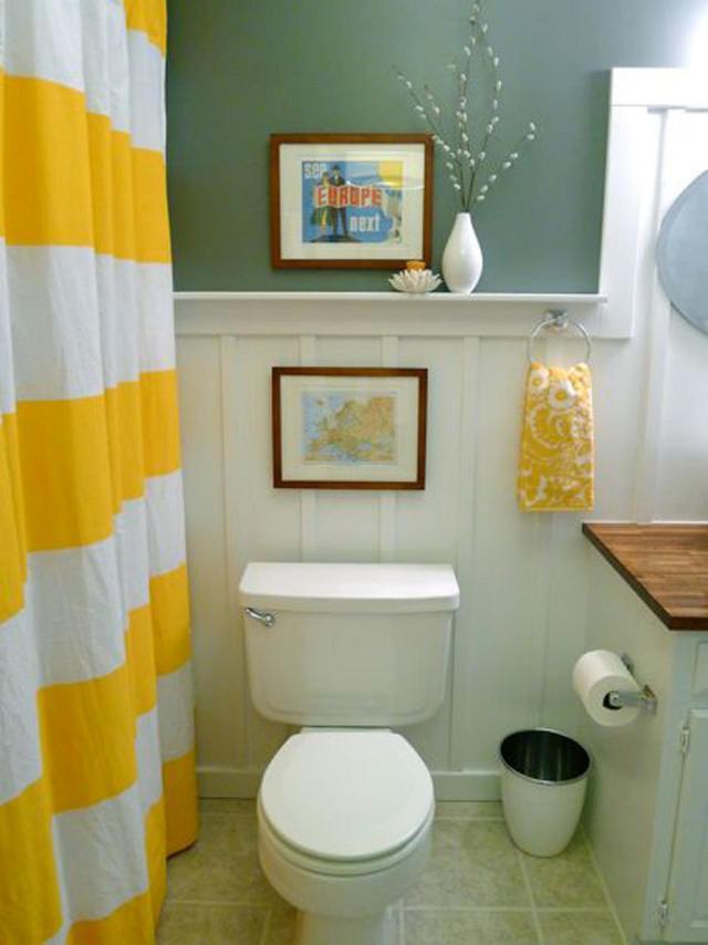 รูปภาพ:https://hgtvhome.sndimg.com/content/dam/images/hgtv/fullset/2012/1/3/0/Original_Budget-Bathrooms-Meredith-Heard-Yellow-Bathroom-Shower-Curtain_s3x4.jpg.rend.hgtvcom.1280.1707.suffix/1409155446402.jpeg