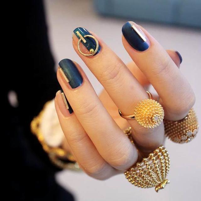 รูปภาพ:https://naildesignsjournal.com/wp-content/uploads/2018/07/korean-fashion-nail-art-rings.jpg