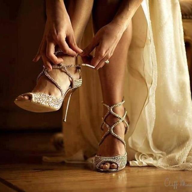 ภาพประกอบบทความ หลากสไตล์แฟชั่นรองเท้าเจ้าสาว สวยเด่นสุดวันแต่งงาน (ภาค1)