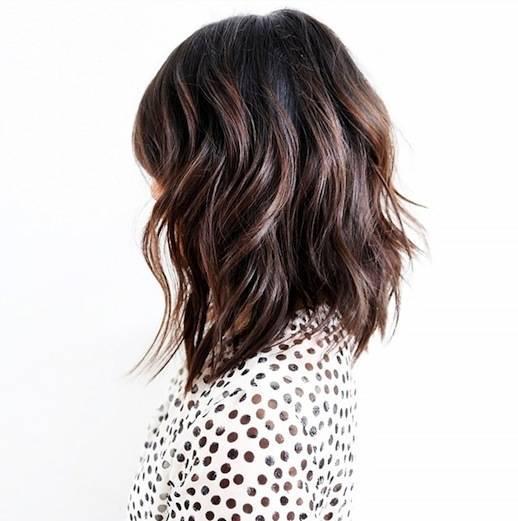 รูปภาพ:http://i1196.photobucket.com/albums/aa419/lefashion/LE%20FASHION/2-Le-Fashion-Blog-25-Inspiring-Long-Bob-Hairstyles-Lob-Brunette-Brown-Wavy-Hair-Via-Anh-Co-Tran.jpg