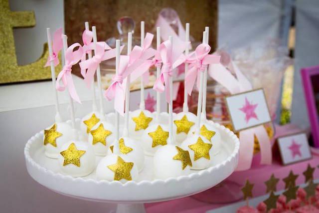 รูปภาพ:http://media.karaspartyideas.com/media/uploads/2015/10/Pink-Gold-Twinkle-Star-Birthday-Party-via-Karas-Party-Ideas-KarasPartyIdeas.com8_.jpg