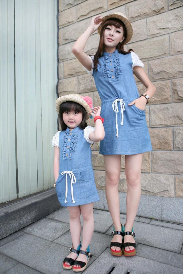 รูปภาพ:https://ae01.alicdn.com/kf/HTB1gMcvHpXXXXcUapXXq6xXFXXX2/Mom-And-Daughter-Dress-Blue-Jean-Dresses-Women-Denim-Jean-Dress-Jeans-Dresses-Girls-Kids-Matching.jpg