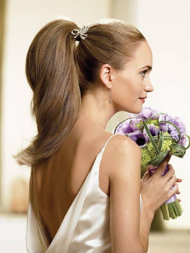 รูปภาพ:http://bridalmusings.com/wp-content/uploads/2014/08/Brides-with-Pony-Tails-Pony-Tail-Wedding-Hair-Bridal-Musings-Wedding-Blog8.jpg