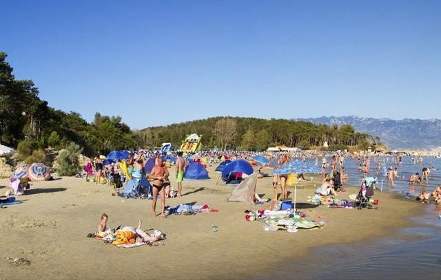 รูปภาพ:http://cdn.touropia.com/gfx/d/best-beaches-in-croatia/punta_rata.jpg
