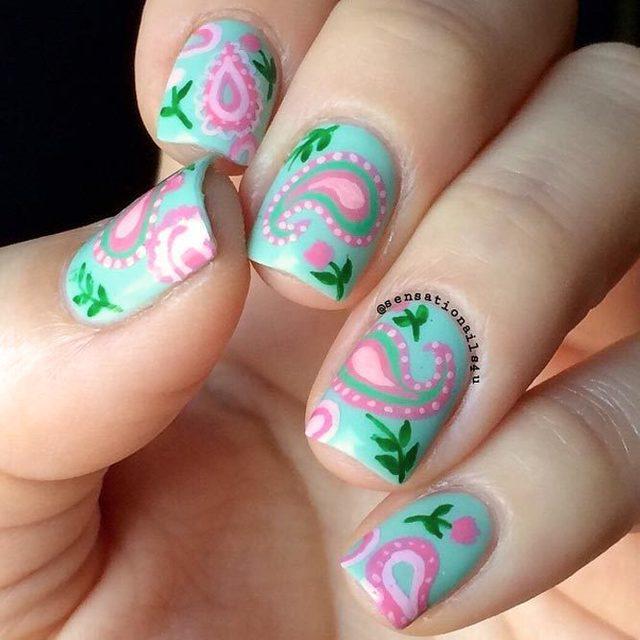 รูปภาพ:https://naildesignsjournal.com/wp-content/uploads/2018/08/paisley-pattern-nails-ideas-mint-base-hand-painted.jpg