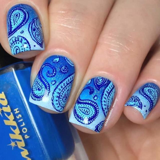 รูปภาพ:https://naildesignsjournal.com/wp-content/uploads/2018/08/paisley-pattern-nails-ideas-blue-ombre.jpg
