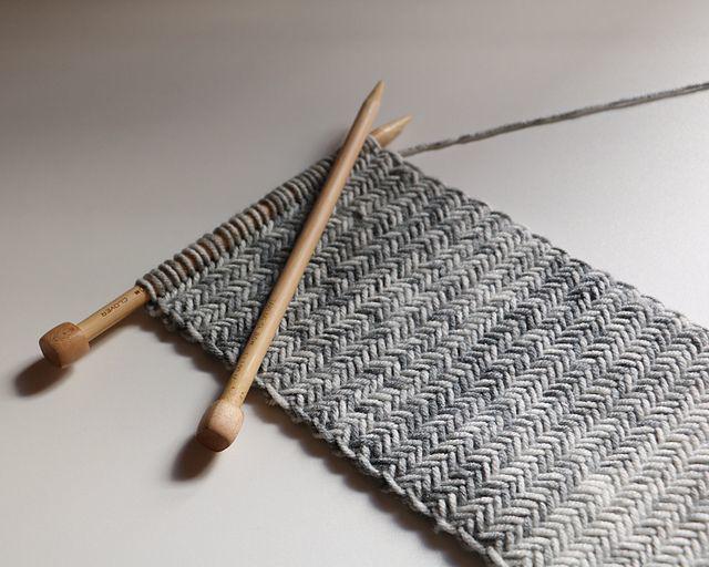 รูปภาพ:https://i.pinimg.com/736x/8b/08/6a/8b086a4ccb49e56621a0a300eb9e3098--herringbone-knitting-pattern-herringbone-stitch-knitting.jpg