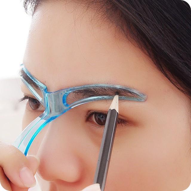 รูปภาพ:https://ae01.alicdn.com/kf/HTB16njZLXXXXXaUXVXXq6xXFXXX9/Eyebrow-Stencils-Shaping-Grooming-Eye-Brow-Make-Up-Template-Reusable-Design.jpg_640x640.jpg