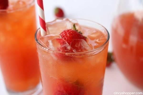 รูปภาพ:http://cincyshopper.com/wp-content/uploads/2015/06/Southern-Strawberry-Sweet-Iced-Tea-11.jpg