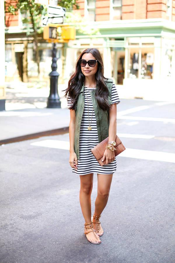 รูปภาพ:http://withlovefromkat.com/wp-content/uploads/2014/08/stripe-dress1.jpg