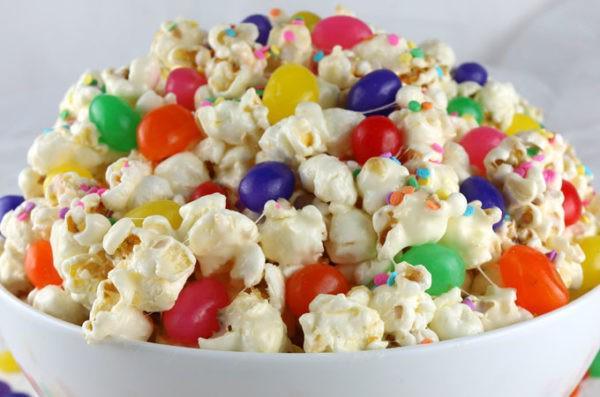 รูปภาพ:https://www.twosisterscrafting.com/wp-content/uploads/2016/02/jelly-bean-popcorn2-600x397.jpg