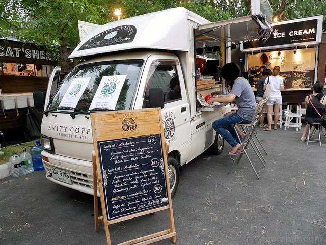 รูปภาพ:http://ungsriwong.s3-ap-southeast-1.amazonaws.com/wp-content/uploads/2015/07/28150602/FoodTruckNaKrung_09.jpg