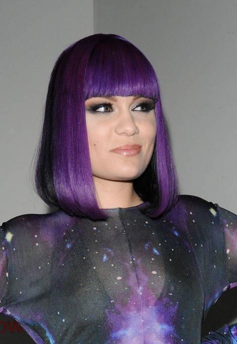 รูปภาพ:http://ghk.h-cdn.co/assets/15/50/480x695/jessie-j-purple-hair.jpg
