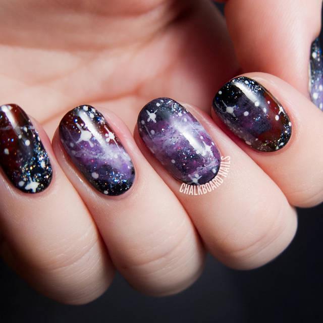 ภาพประกอบบทความ รวมเล็บลายอวกาศ (Galaxy Nails) สู่ความเวิ้งว้าง อันไกลโพ้น!