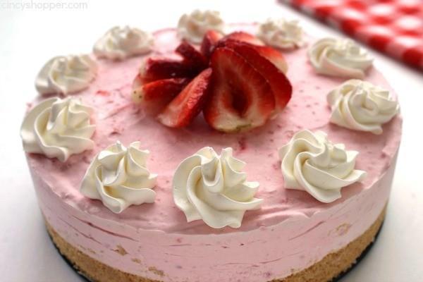 รูปภาพ:https://cincyshopper.com/wp-content/uploads/2016/01/No-Bake-Strawberry-Cheesecake-18.jpg