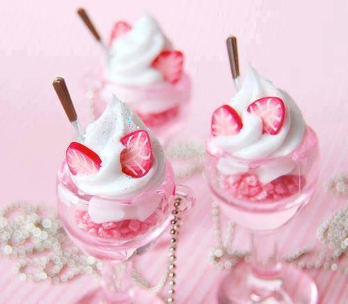 รูปภาพ:http://stuffpoint.com/cute-food/image/342897-cute-food-strawberry-ice-cream.jpg