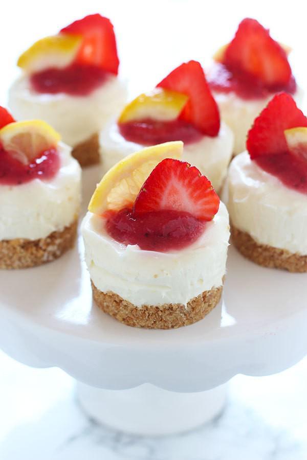 รูปภาพ:http://ditezdowozem.info/wp-content/uploads/no-bake-strawberry-lemonade-mini-cheesecakes-handle-the-heat-mini-cheesecakes.jpg
