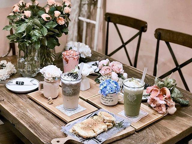 รูปภาพ:https://www.instagram.com/p/BnvZBHfngBN/?taken-by=flowercafe_lovinher