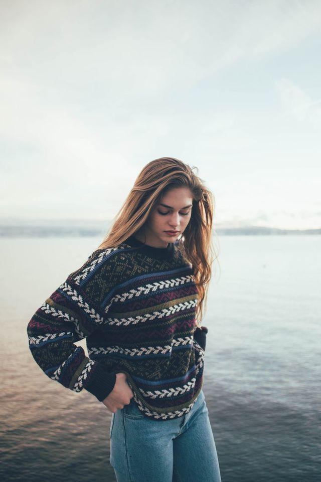 รูปภาพ:https://i.pinimg.com/736x/e3/31/11/e33111db8ea89bf0152d69ae81ce8ef2--sweaters-and-jeans-winter-sweaters.jpg