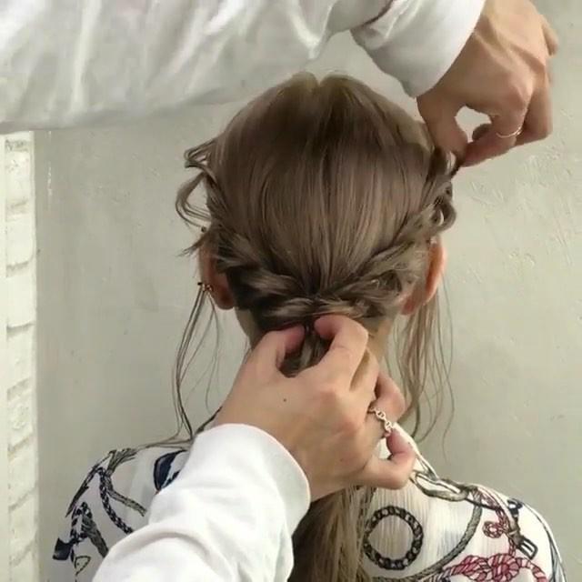 รูปภาพ:https://www.instagram.com/p/BmvYBr8l5p3/?taken-by=album_hair