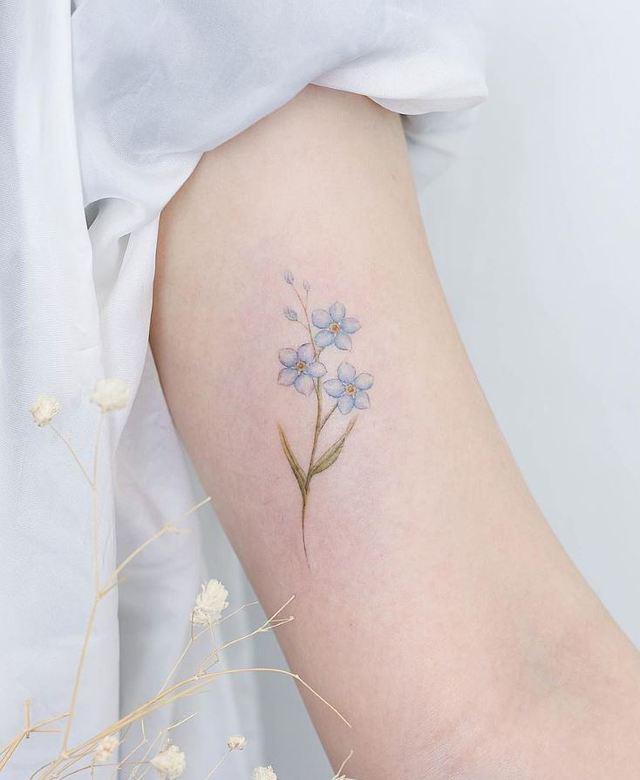 รูปภาพ:https://www.gameofspoons.com/wp-content/uploads/2018/01/40-Stylish-Tattoos-by-Awesome-Tattoo-Artist-Mini-Lau-15.jpg