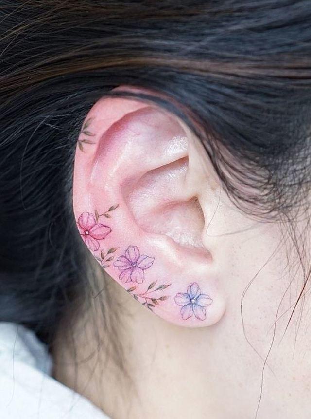 รูปภาพ:https://www.gameofspoons.com/wp-content/uploads/2018/01/40-Stylish-Tattoos-by-Awesome-Tattoo-Artist-Mini-Lau-8.jpg