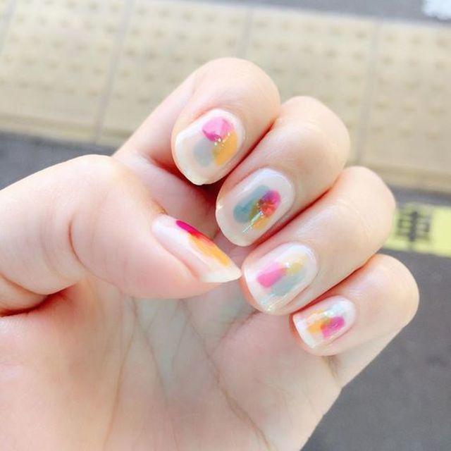 ตัวอย่าง ภาพหน้าปก:เล็บสวยสไตล์ญี่ปุ่น แนว Watercolor nails การแต้มสี ให้สวยน่ารักอย่างมีศิลปะ