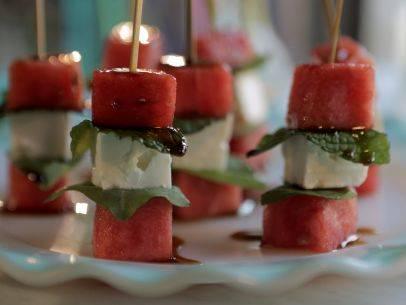 รูปภาพ:http://foodnetwork.sndimg.com/content/dam/images/food/fullset/2015/4/8/4/ZD0401H_Fresh-Watermelon-and-Feta-Skewers_s4x3.jpg.rend.sni12col.landscape.jpeg