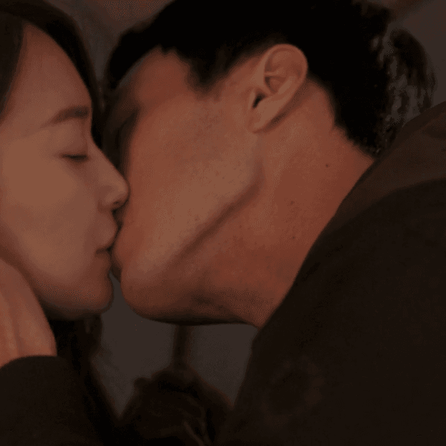 ภาพประกอบบทความ รวมฉากจูบในซีรี่ย์เกาหลี สุดฟินจิกหมอนขาด โดนใจสาวไทย!!