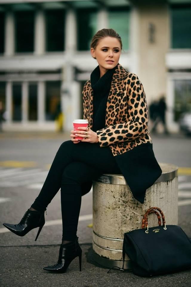 รูปภาพ:http://glamradar.com/wp-content/uploads/2015/10/4.-leopard-print-coat-with-all-black-outfit.jpg