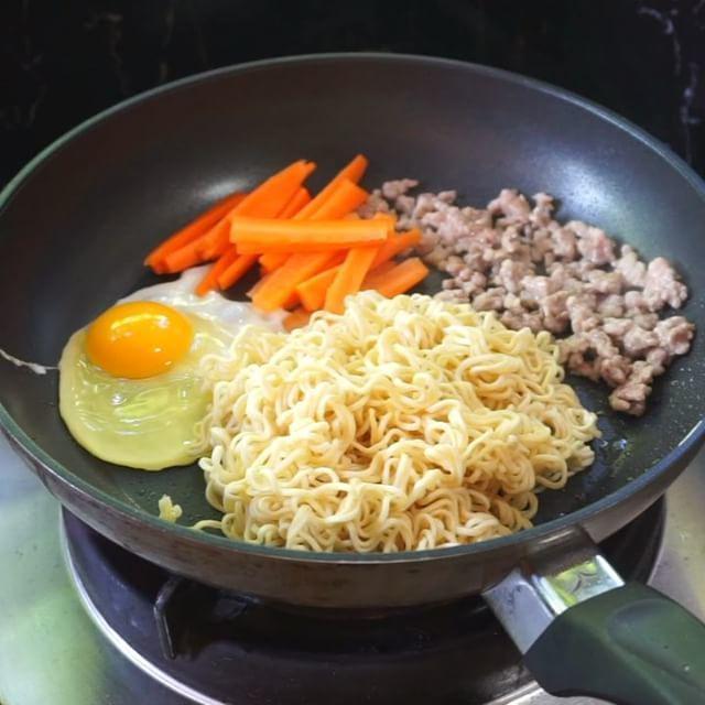 รูปภาพ:https://www.instagram.com/p/Bl-i70eBpTQ/?taken-by=cooking_owl