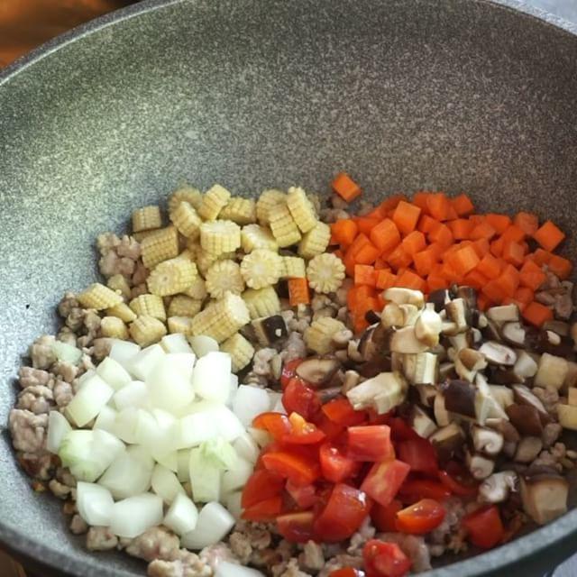 รูปภาพ:https://www.instagram.com/p/BfGPM7wlXd5/?taken-by=cooking_owl