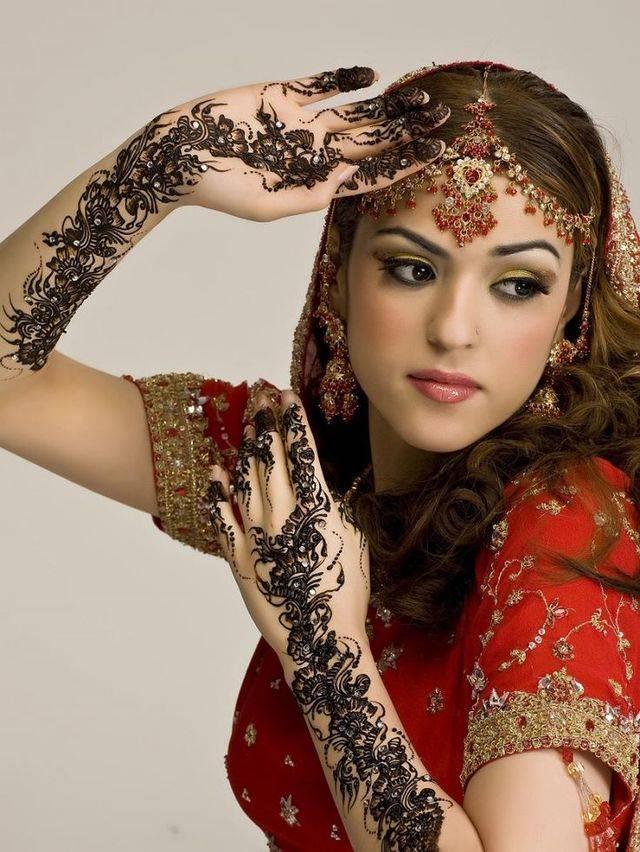 รูปภาพ:http://glamradar.com/wp-content/uploads/2015/02/indian-tattoo-for-brides.jpg